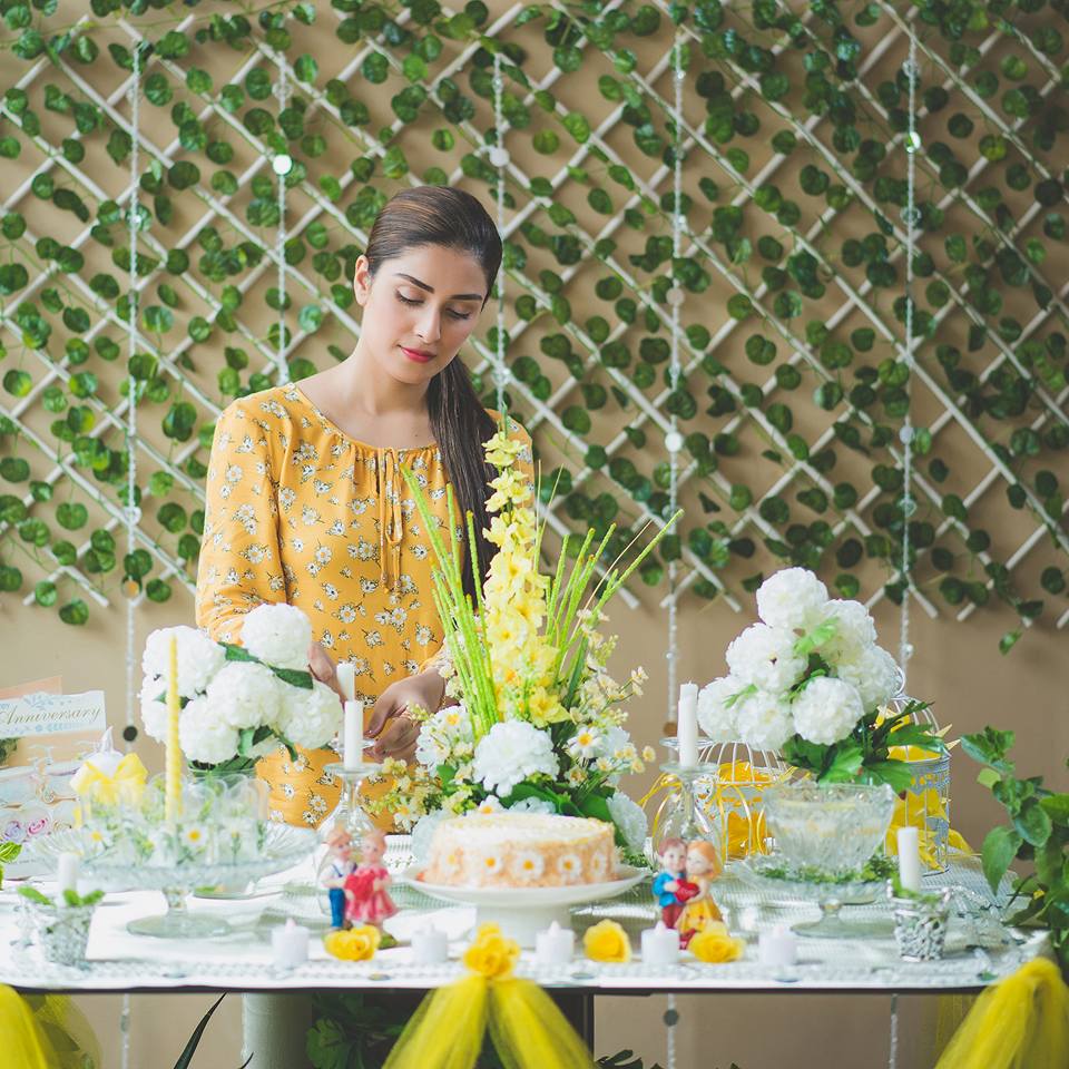 Ayeza Khan - Lunch