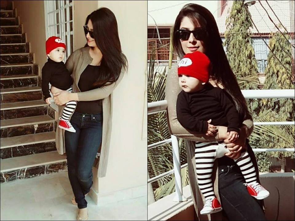Ayeza Khan - Photo with daughter Horrain Taimoor